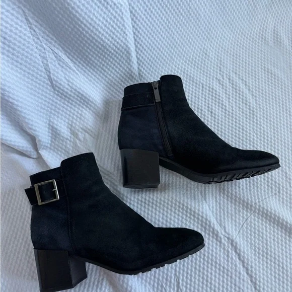 Aquatalia Royal Princess Kate Middleton Blue and Black Suede Leather Boots - Picture 2 of 10